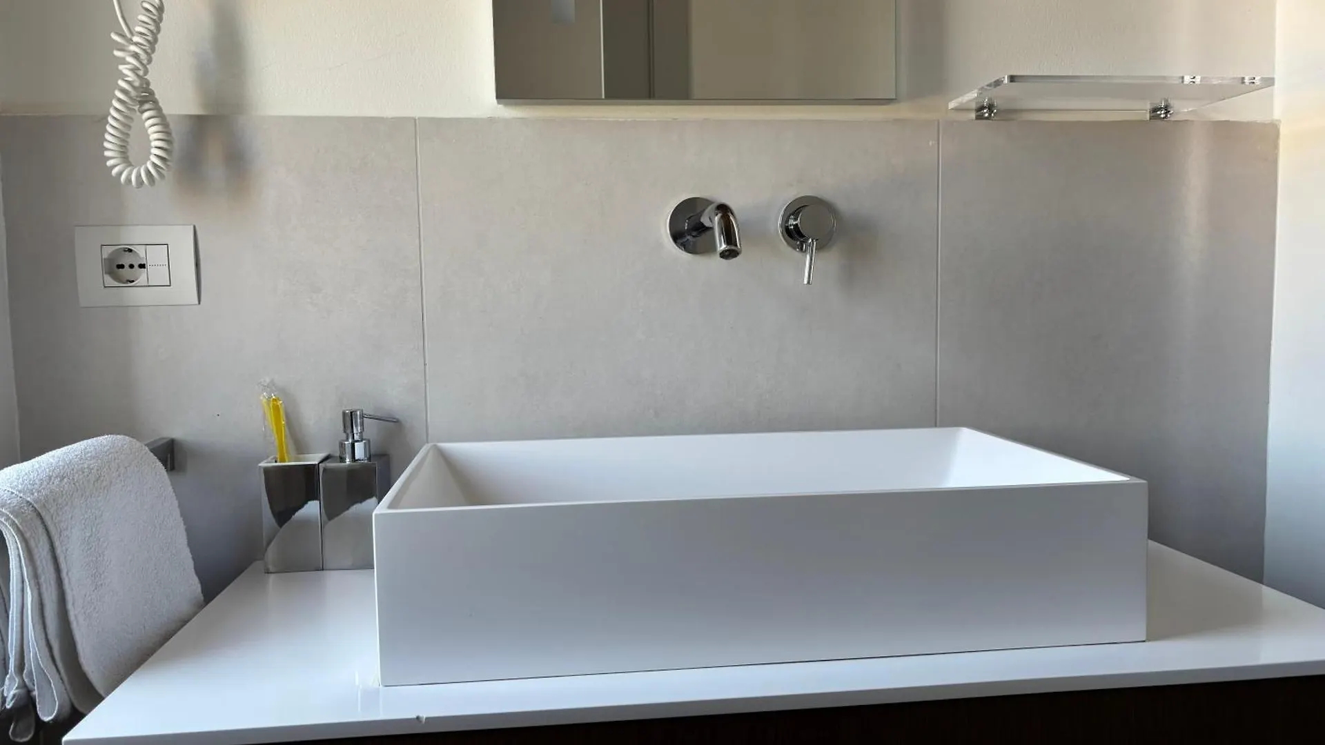 Enjoy Garden - Flavio Baracchini 9 - Rooms Milan Guest house